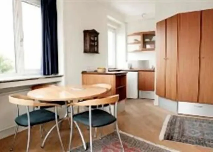 Ascot Lägenhetshotell 4*